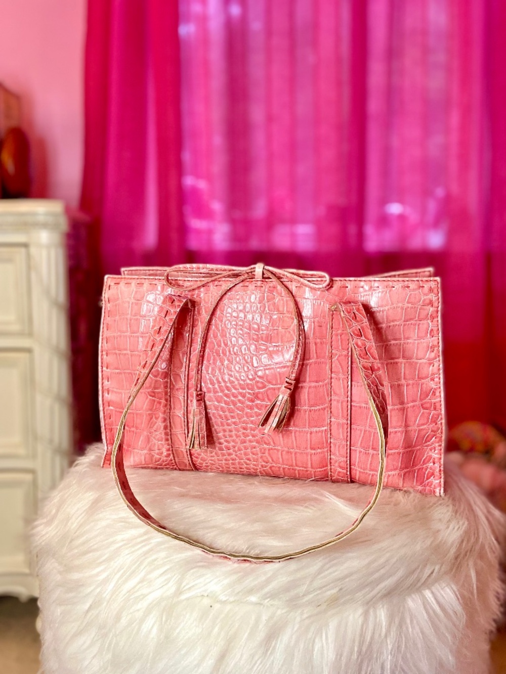 Liz Claiborne Coral Crocodile Faux Leather y2k Vintage Pink Purse Bow Accent - Picture 2 of 4
